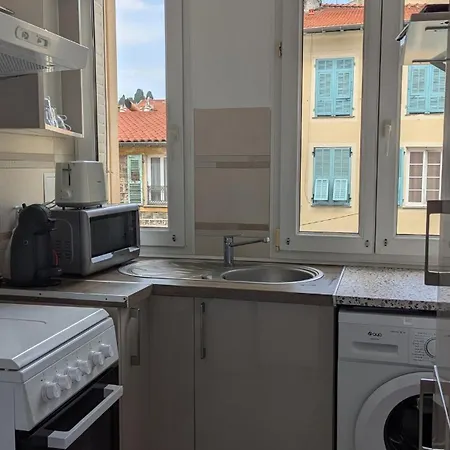 - - Quartier Du Port Nice